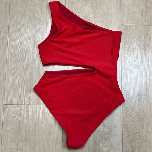 Beach riot Celine Cutout One-Shoulder One-Piece Swimsuit, red swim small 1197 - Picture 6 of 6
